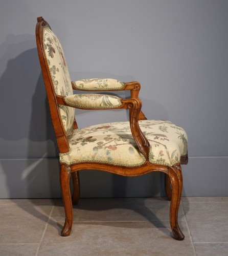 Sièges Fauteuil & Bergère - Paire de fauteuils à dossier plat Louis XV époque XVIIIe