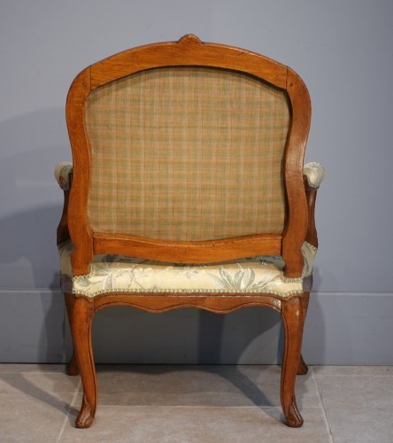 Paire de fauteuils à dossier plat Louis XV époque XVIIIe - Gérardin et Cie