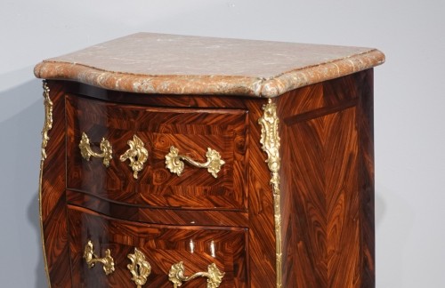 Petite commode Louis XV en bois de violette estampillée I.D.F – Époque XVIIIe - Louis XV