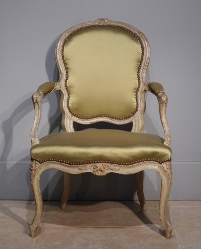 Paire de fauteuils ''cabriolet'' laqués estampillés G. Boucault d'époque XVIIIe - Sièges Style Louis XV
