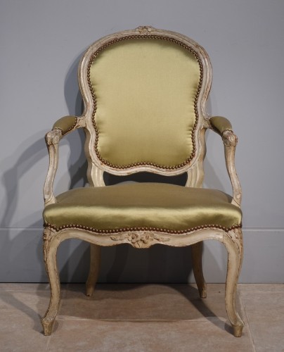 Pair of lacquered &#039;&#039;cabriolet&#039;&#039; armchairs stamped G. Boucault, 18th century - Seating Style Louis XV