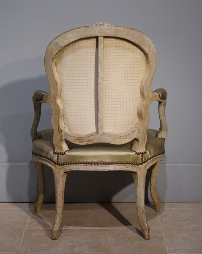 XVIIIe siècle - Paire de fauteuils ''cabriolet'' laqués estampillés G. Boucault d'époque XVIIIe
