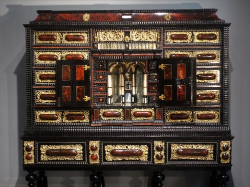 Cabinet Anversois de grandes dimensions, d'époque XVIIe - Louis XIII