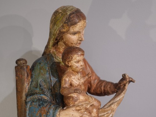 Vierge à l'Enfant en Majesté en bois polychrome du XVIIe siècle - Gérardin et Cie