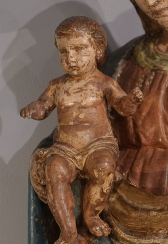 XVIIe siècle - Vierge à l'Enfant en Majesté en bois polychrome du XVIIe siècle