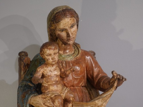 Vierge à l'Enfant en Majesté en bois polychrome du XVIIe siècle - Louis XIII