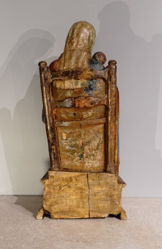 Antiquités - Vierge à l'Enfant en Majesté en bois polychrome du XVIIe siècle