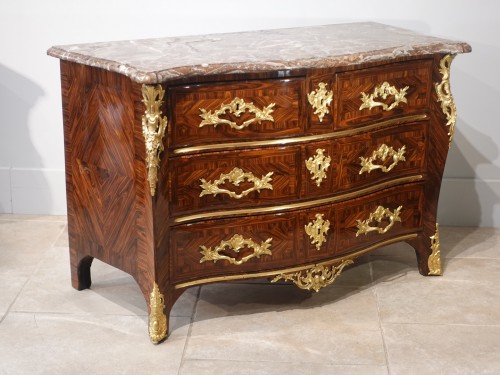 Commode d'époque Régence en bois de violette - Régence