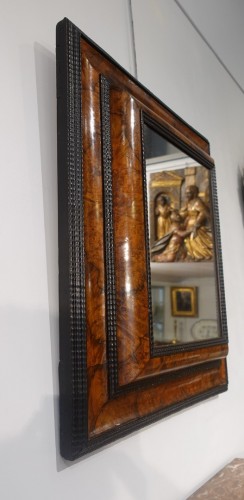 Miroirs, Trumeaux  - Miroir Louis XIII en placage de ronce de noyer d'époque XVIIe