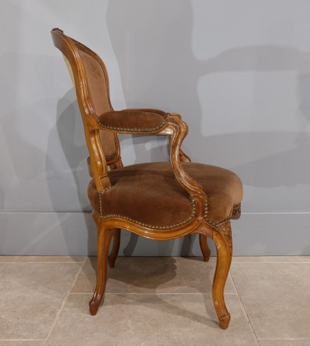 Sièges Fauteuil & Bergère - Ensemble de trois fauteuils Louis XV attribués à Pierre Nogaret