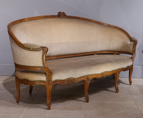 Louis XV sofa in walnut, attributed to Sébastien Carpantier (1770) - Seating Style Louis XV
