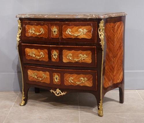 Furniture  - Louis XV chest of drawers stamped J.B Galet - 18th century