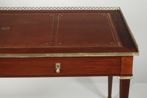 Mobilier Bureau et Secrétaire - Bureau plat en acajou estampillé JACOB