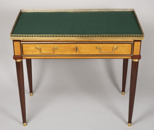 Furniture  - Small Louis XVI desk in lemon tree and amaranth