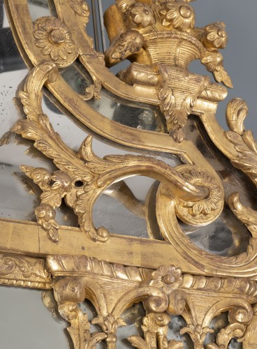 XVIIIe siècle - Grand miroir d'époque Régence à parecloses