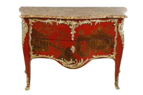 Commode en laque rouge au paysage chinoisant, attribuée à Adrien Delorme