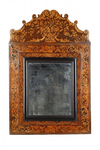 Miroir à fronton fin XVIIe attribué à Thomas Hache