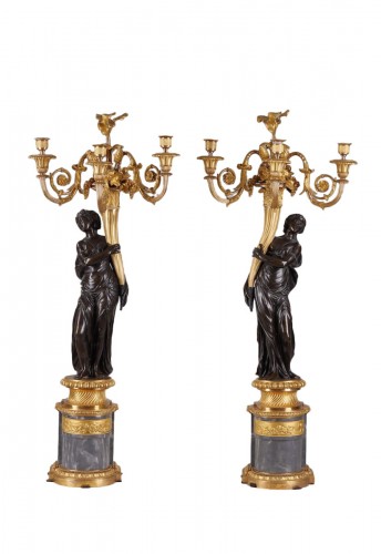 Paire de candélabres d’époque Louis XVI attribuée au bronzier Francois Remond