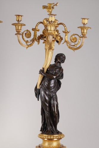 Luminaires Bougeoirs et Chandeliers - Paire de candélabres d’époque Louis XVI attribuée au bronzier Francois Remond