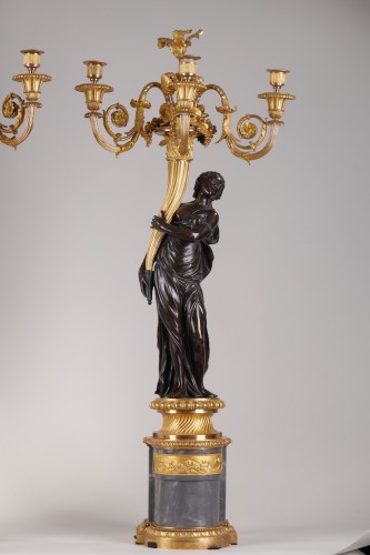Paire de candélabres d’époque Louis XVI attribuée au bronzier Francois Remond - Galerie Gilles Linossier