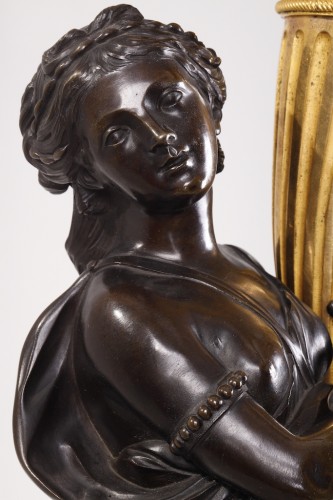 Antiquités - Paire de candélabres d’époque Louis XVI attribuée au bronzier Francois Remond