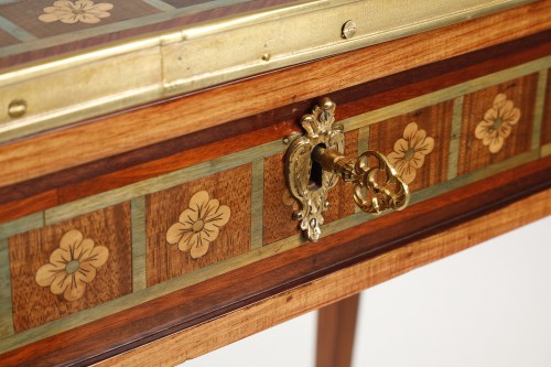 A Rare Living Room Table With Mechanism, Sliding Tray In Boudin Stamped Mar - 