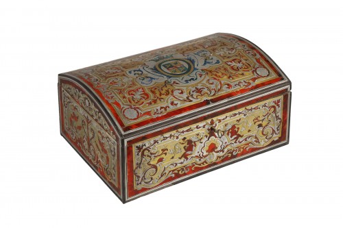 Box in Boulle marquetry of red tortoiseshell