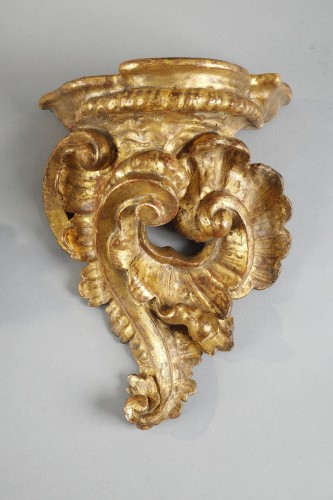 Pair of small wall brackets in gilded wood - 