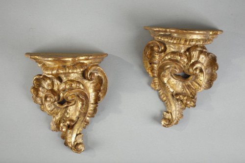 Louis XV - Pair of small wall brackets in gilded wood