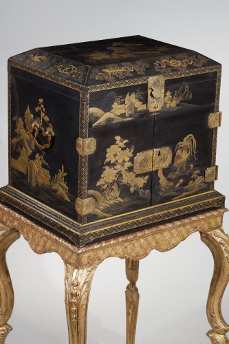 18th century Edo cabinet - Asian Works of Art Style 