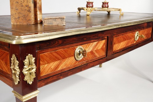 Large Flat Desk In violet wood and rosewood attributed to Vassou - Louis XVI