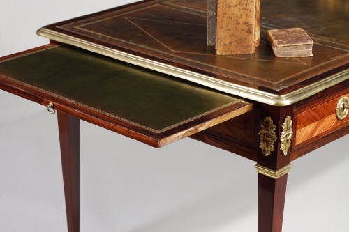 Antiquités - Large Flat Desk In violet wood and rosewood attributed to Vassou