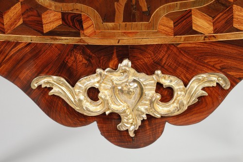 Mobilier Commode - Commode Louis XV estampillée Jean-Mathieu Chevallier