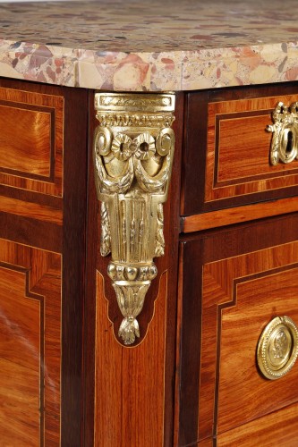 Furniture  - Transition chest of drawers, stamped Jean-Henri RIESENER