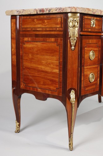 18th century - Transition chest of drawers, stamped Jean-Henri RIESENER