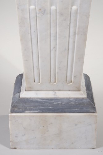 Decorative Objects  - White Carrara marble sheath column
