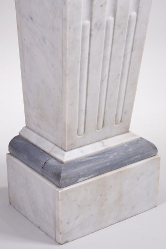 Antiquités - White Carrara marble sheath column