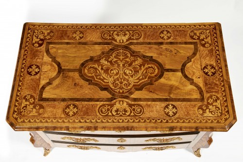 Commode Mazarine attribuée à Thomas Hache - Mobilier Style Régence