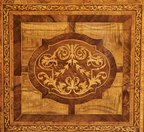 Commode Mazarine attribuée à Thomas Hache - Régence