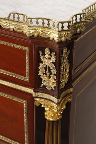 Commode Louis XVI attribuée à Molitor - Mobilier Style Louis XVI