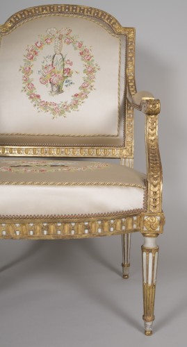 Antiquités - Grand salon composé de sept éléments, époque Louis XVI