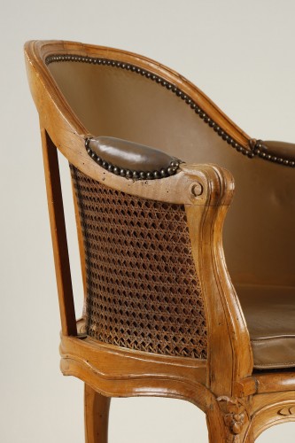 Fauteuil de bureau d’époque Louis XV estampillé de Forget - Galerie Gilles Linossier