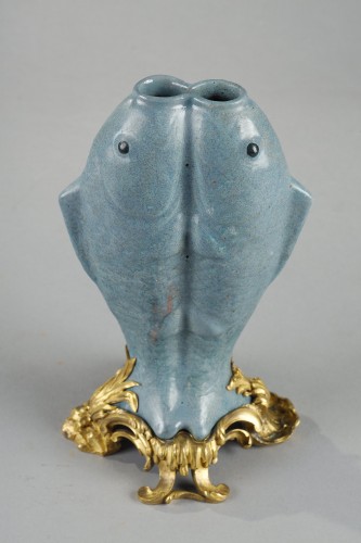 XVIIIe siècle - Vase en terre émaillée bleue, Chine XVIIIe