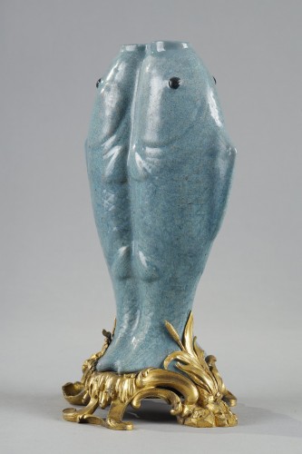 Antiquités - Vase en terre émaillée bleue, Chine XVIIIe
