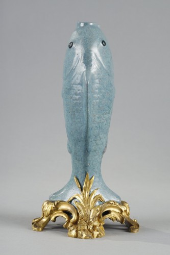 Antiquités - Vase en terre émaillée bleue, Chine XVIIIe
