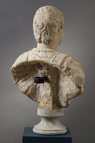Antiquités - bust of Emperor Hadrian Head from the 2nd century AD, bust XVIth-XVIIth century