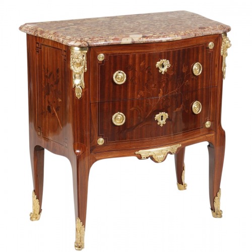 Small curved chest of drawers stamped MIGEON