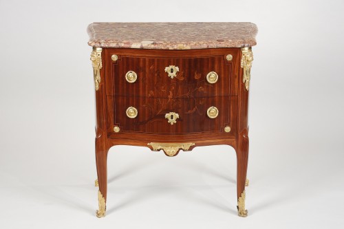 Petite commode galbée estampillée de MIGEON - Mobilier Style Transition