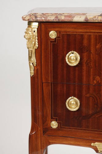 Petite commode galbée estampillée de MIGEON - Galerie Gilles Linossier