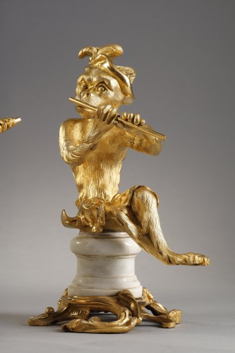 Pair of gilded bronze statuettes representing musical monkeys - Decorative Objects Style Louis XV